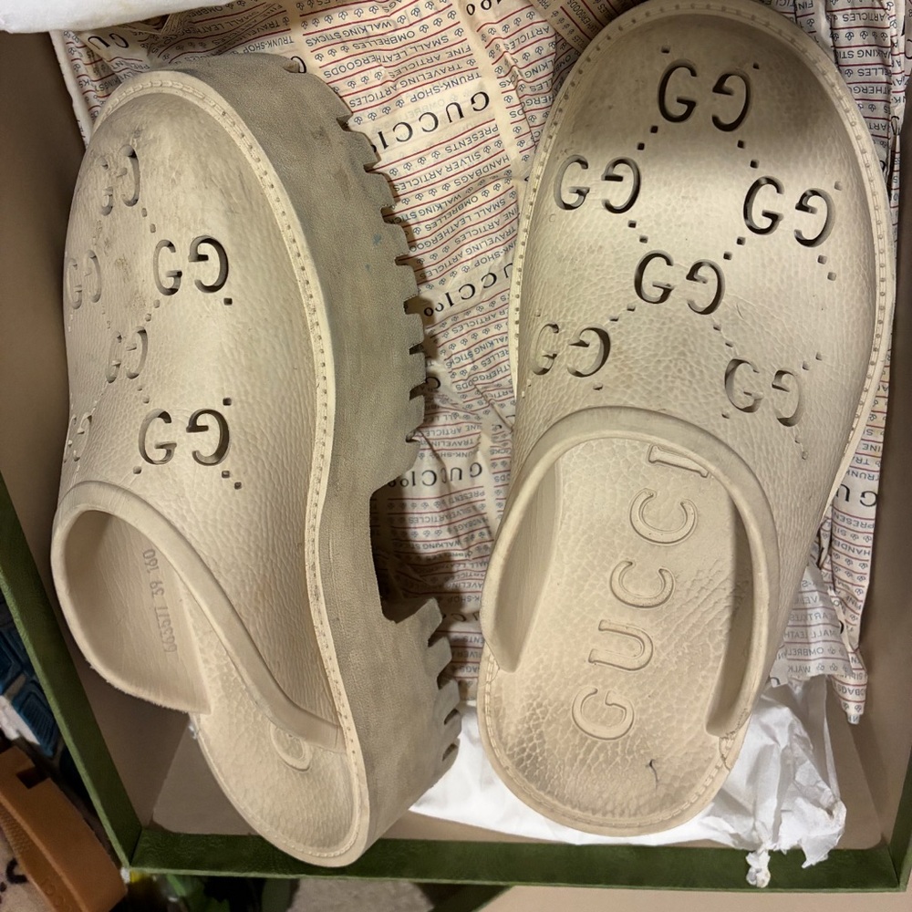 Gucci Beige Rubber GG Slides
